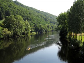 Canoes sur la Dordogne