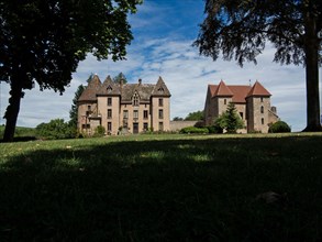 Chateau de Couches (castle)