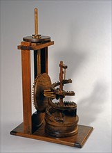 Maquette d'une machine dessinée par Léonard de Vinci