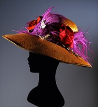 Chapeau de paille naturel florentin décoré de tissu lamé et de satin rose