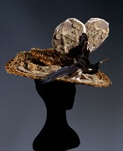 Two-coloured "pagliazzone" bonnet