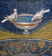Detail of the Mausoleum of Galla Placidia : Doves drinking from a bowl