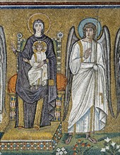 Basilique Sant'Apollinare Nuovo à Ravenne : Vierge à l'Enfant en Majesté, entourée d'archanges