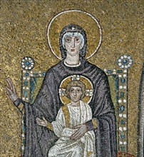 Basilique Sant'Apollinare Nuovo à Ravenne : Vierge à l'Enfant en Majesté