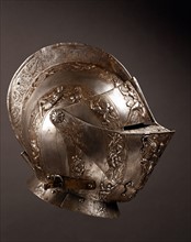 Steel helmet pushes back from the end of the 16th century