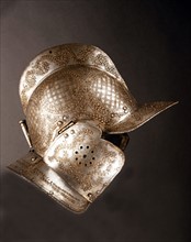 Bourguignotte: Burgundian steel helmet grows back and goldsmith