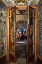 Porte du musée Stibbert peinte par Frederick Stibbert