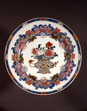 Large dish of the "Pink Family"
