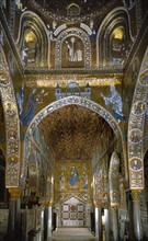 Vue intérieure de la chapelle palatine de Palerme vers le trône royal

Palerme (Italie, Sicile),