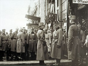 Rencontre entre l'empereur Charles 1er d'Autriche et le général Svetozar Boroevic von Bojna, en 1917