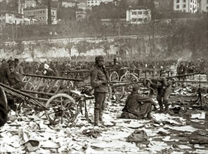 Prisonniers Austro-hongrois sur la place d'Armes de Trente, en 1918