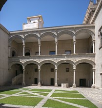 Portique intérieur du Palazzo Abatellis à Palerme
