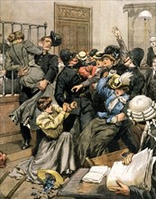 Les suffragettes britanniques expulsées des salles de vote du palais de Westminster par les policiers (1906)
