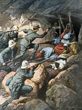 Campagne d'Italie en Libye. Des soldats italiens capturent des ennemis près de Zanzur (1912)