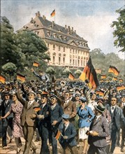 Manifestation de joie des habitants de Mayence après le départ des troupes d’occupation française en Rhénanie (1930)