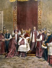Dans la salle du trône au Vatican le 6 janvier, Pie XI remet au doyen des protonotaires apostoliques la bulle de proclamation de l'Année Sainte, à lire sur le portique de la basilique Saint-Pierre (19...
