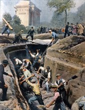 A Londres, des tranchées sont creusées dans les parcs de la ville par peur des bombardements allemands (1938)
