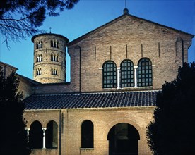 Façade de la basilique San Apollinare in Classe à Ravenne