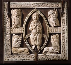Couvercle de coffret : Le Christ entouré des quatre évangélistes