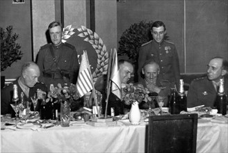 Commission de contrôle alliée établie à Berlin (Allemagne, 5 juin 1945).