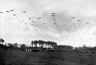 Largage de parachutistes américains en Hollande (17 septembre 1944)