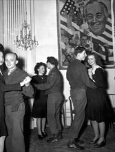 GI's and French women dances at Paris (Feb.11,1946)