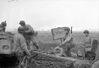 Troupes américaines aux alentours de Metz (France) 17 novembre 1944.