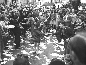 Célébration de la victoire à Londres le 8 mai 1945