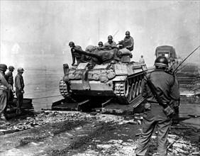 U.S tank destroyer crosses Moselle river (Germany) March 15, 1945