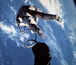 Astronaute Edward H. White II pendant une activité extra-véhiculaire (Gemini IV) 3 juin 1965