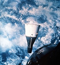 Vue du vaisseau Gemini 7 à partir du vaisseau Gemini 6 (15 décembre 1965)