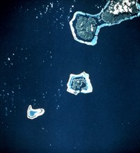 Ile de Bora-Bora dans l'archipèle de Tahiti photographiée à partir de la navette STS 8 (16 septembre 1983)