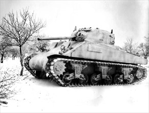Un char U.S. "Sherman" à Mackwiller.
(11 janvier 1945)