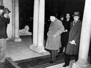 Le Premier ministre britannique arrive au Livadia Palace, à Yalta, en U.R.S.S.
(Février 1945)