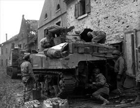 U.S tank and crew in Beggendorf (Germany) Nov.17,1944.