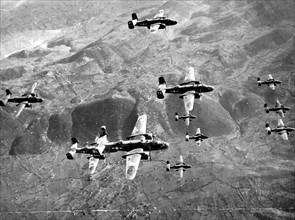B-25 "Mitchells" au cours du raid aérien sur Cassino, en Italie.
(18 mars 1944)
