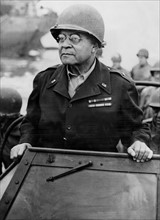 Le Brig. Gen. américain Benjamin O. Davis, en campagne en France.
 (Eté 1944)