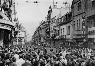 Dijon en liesse le jour de sa libération.
 (17 septembre 1944)