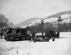 Obusier américain de 8 pouces à Hachimette, près de Colmar.
 (10 janvier 1945)