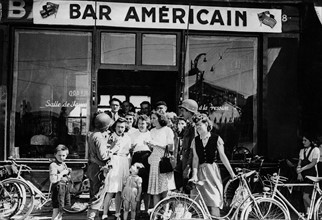 Réouverture de l'American Bar, au Mans. (Août 1944)