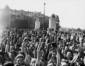 Paris acclame les troupes alliées (25 août 1944)