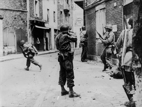 American troops fight in St Malo, August 9, 1944