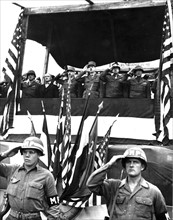Revue des troupes américaines lors de leur traversée de Paris le 25 août 1944