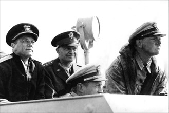 Le général Eisenhower se rend en Normandie,   24 juin 1944