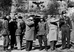 Chefs Alliés à Julich, février 1945