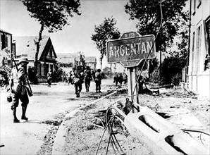 Entrée de troupes américaines dans Argentan, 20 août 1944