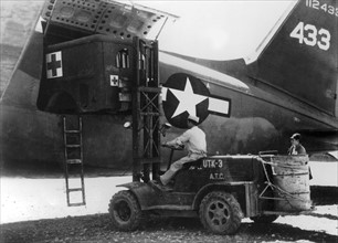 Transport aérien d'une ambulance américaine en Chine, 1944