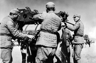 Formation de soldats chinois par des soldats américains, 1945