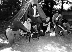 Les hommes du maquis avant une opération en Bretagne, été 1944