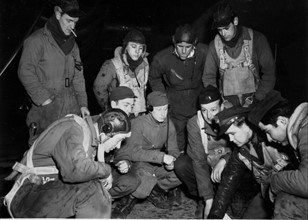 Préparatifs avant un raid en Allemagne (1944)